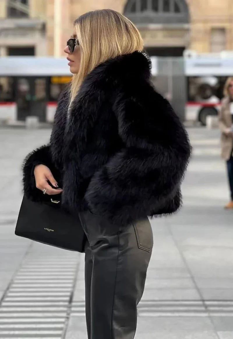CLEO | Faux fur jas van hét moment