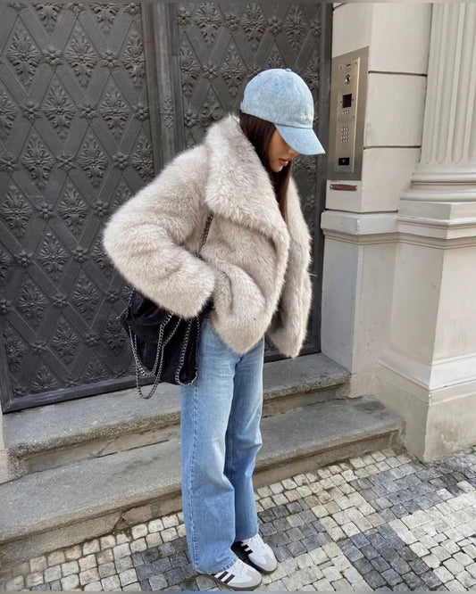 CLEO | Faux fur jas van hét moment