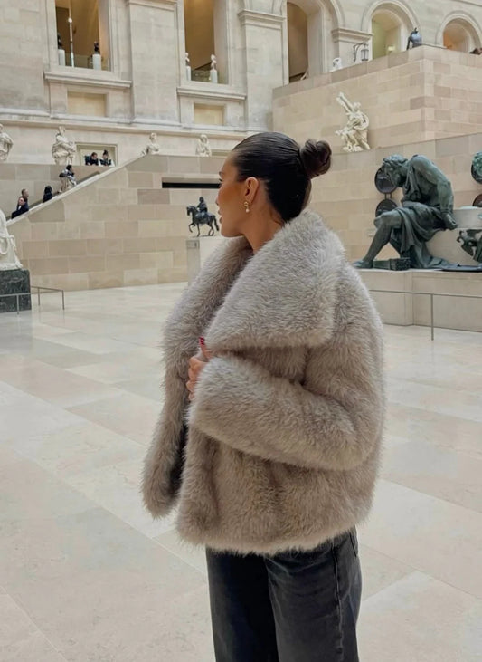 CLEO | Faux fur jas van hét moment